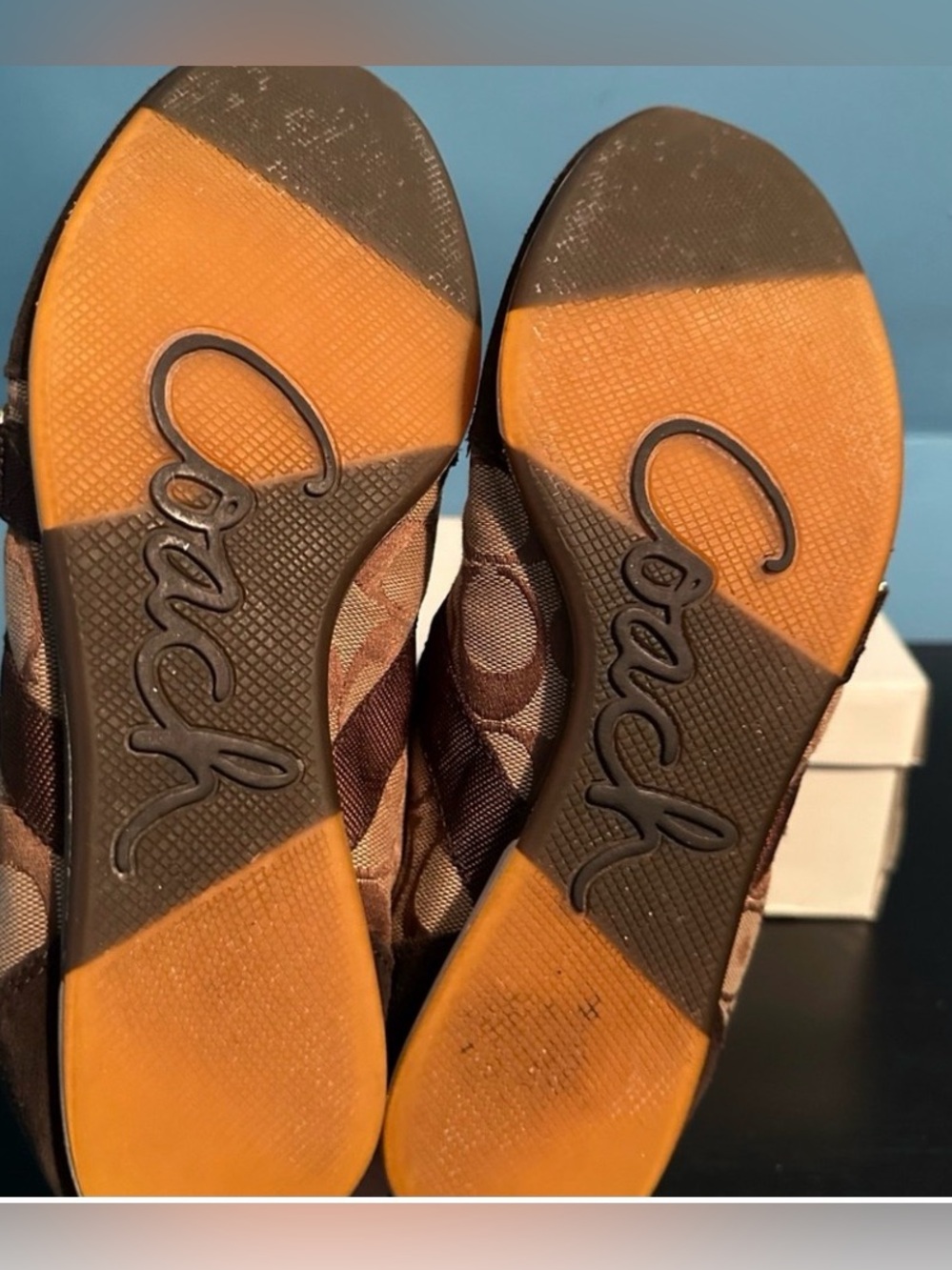 Coach monogram, Patterned Sneakers Size 8M Velcro latches - Picture 4 of 9